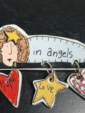 “I Believe In Angels” Ceramic Brooch/Pin 1997 Dangle BROOCH Faith Religious